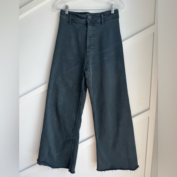 Zara Slim Fit Relaxed Leg High-waisted jeans with back patch pocket size 6 - Picture 8 of 13